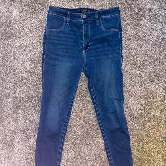 2/$20 Abercrombie & Fitch High Rise Jegging Size 6 short - Picture 1 of 2